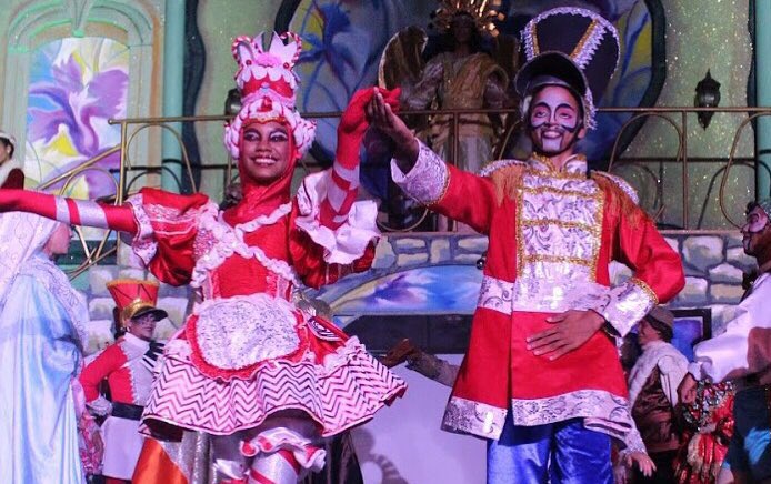 corazonnavidad's tweet photo. ¡Quedan pocos días! Ven y comparte un momento mágico junto a tus seres queridos en #ElCorazónDeLaNavidad2017. Abiertos de viernes a domingo de 5:00pm a 12 de la media noche. #Cisama https://t.co/2kP2g3a8k0