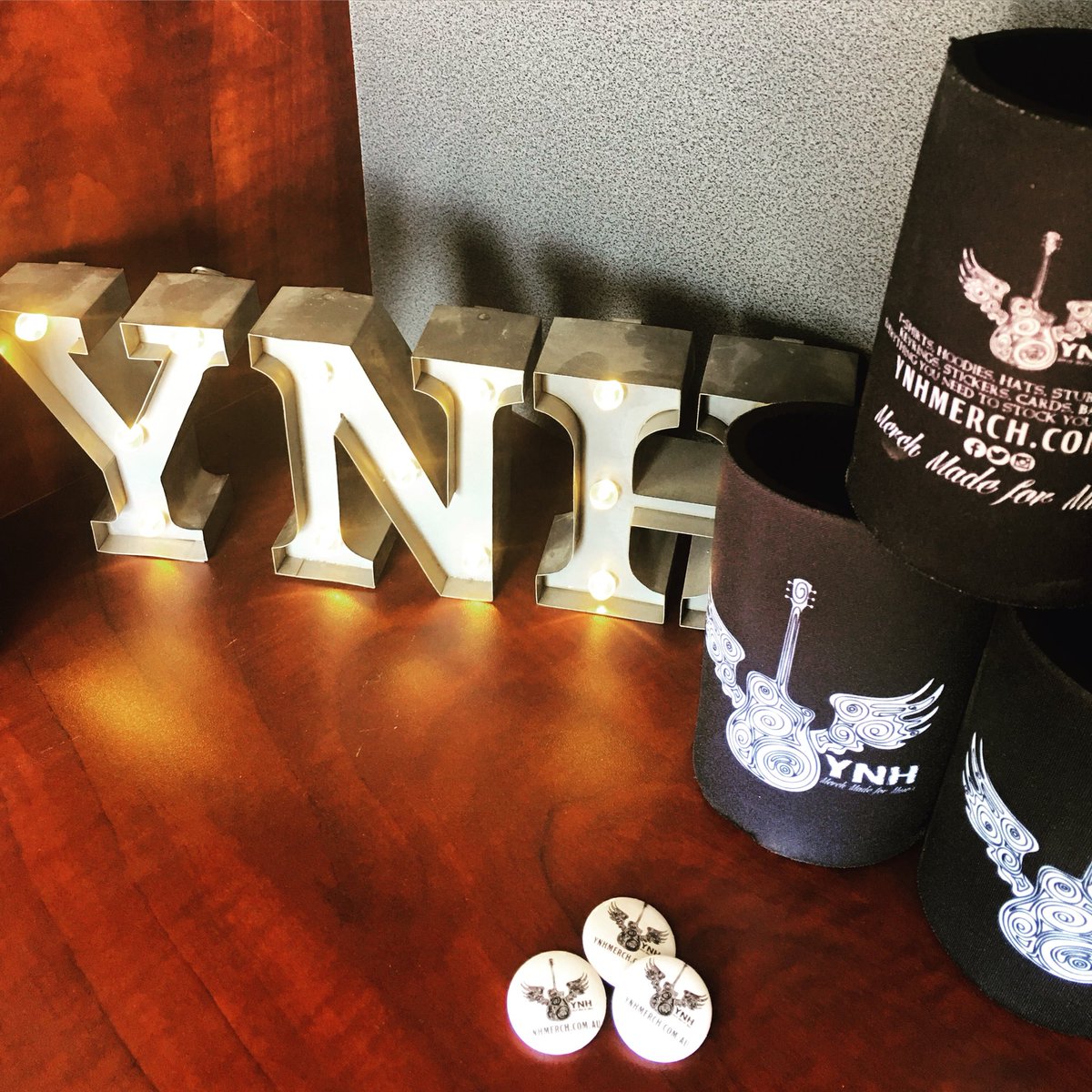 YnhMerch's tweet photo. Here’s a cracker of a deal for the new year.
Buy 50 printed Stubby Holders for the very special price of just $4.20 each and we’ll throw in 25 free badges.
Offer valid till Jan 31, so get in quickly.
Info@ynhmerch.com.au https://t.co/96ZK6aA0sh