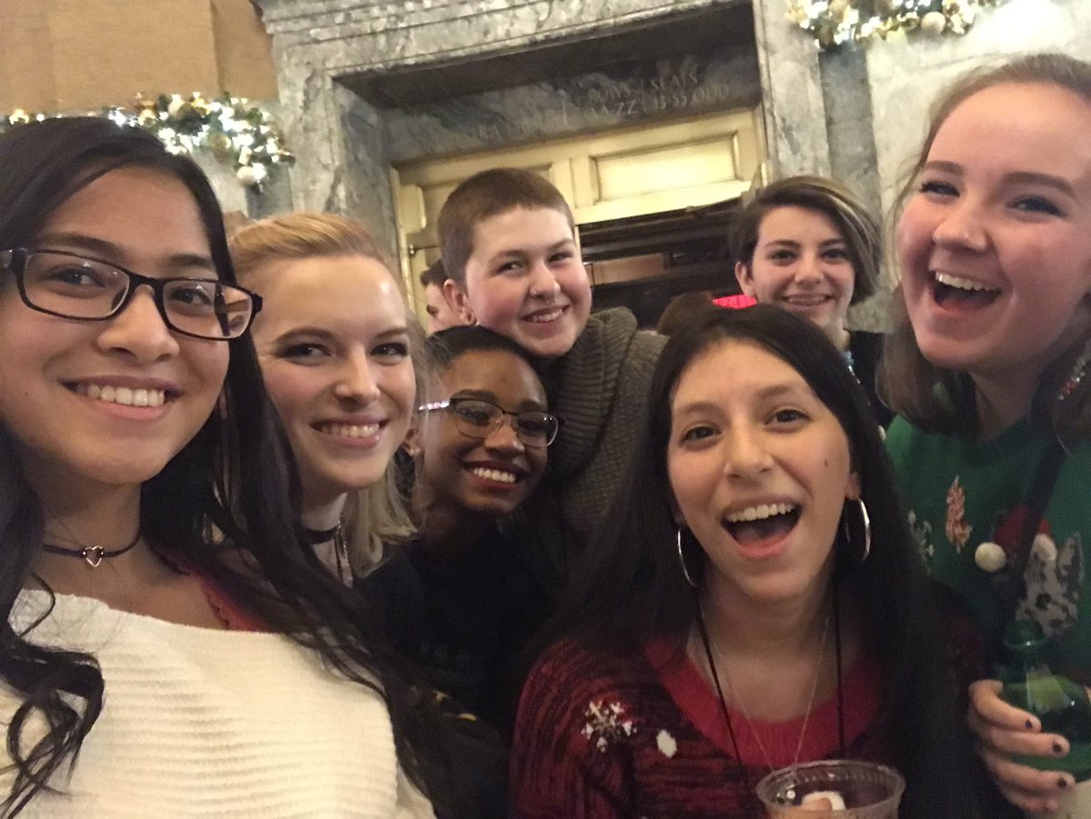 goIdendesert's tweet photo. @PTXofficial because of you guys i became friends with my favorite people @tyroneskids and my hankies™ and i've gotten to interact with so many great people. this is truly a home. 
#ThankYouPentaholics https://t.co/EaO5n73hbm