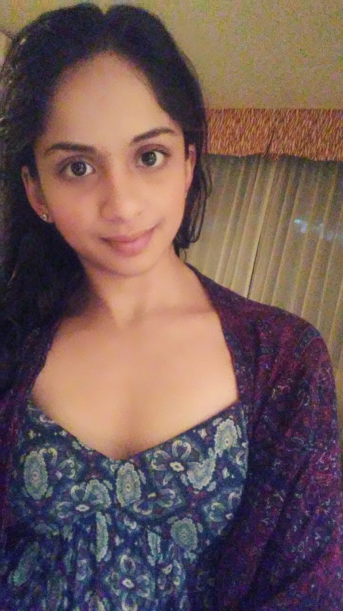hananrahman_'s tweet photo. #powerclashing (jk these are my only clean clothes) https://t.co/AHnB7IEIFT