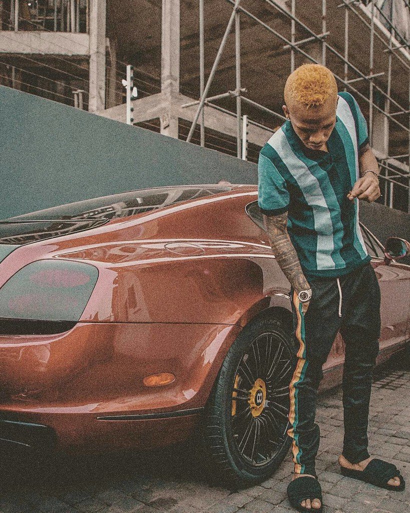 Storytellerngr's tweet photo. When the Tek in you, loves to keep you stylish...
π For @AlhajiTekno / @teknoofficial
#storytellerngr #cars #carsandfashion #mensfashion #menandcars https://t.co/lW7sLo6r8B