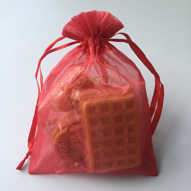hair_packaging's tweet photo. #foodbag #drawstringpouch #organzabag #redorganza #snackbag #organzafabric #unimbus https://t.co/zcBQJHgsjA