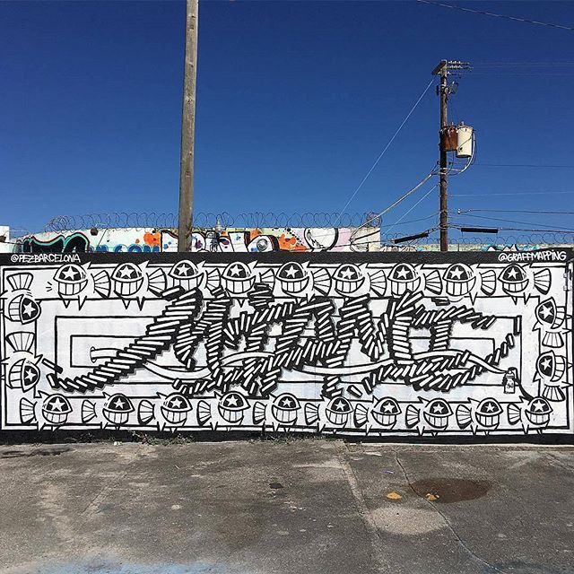 1xRUN's tweet photo. Sweet black and white mural by @pezbarcelona and @graffmapping for @baselhouse in Wynwood Miami. Found via @streetartnomad #blackandwhite #mural #muralist #pezbarcelona #graffmapping #art #artist #streetart https://t.co/wqHtPrRMpN