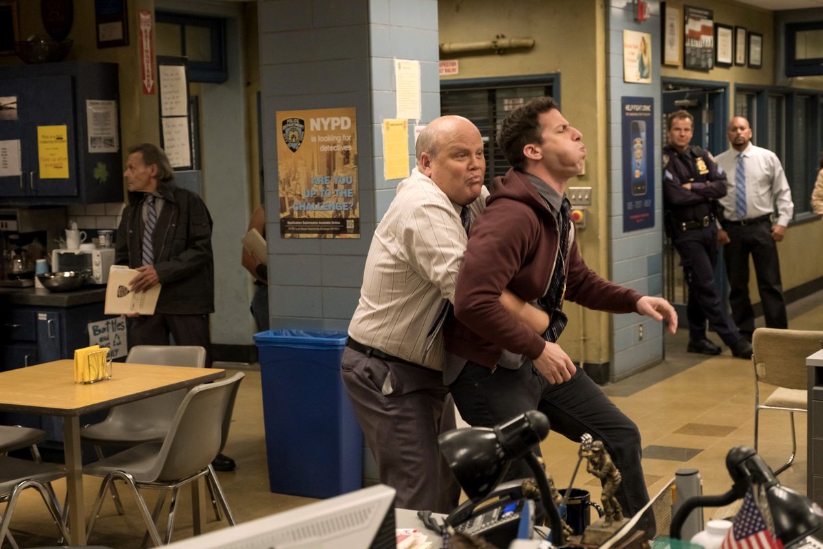 brooklyn99's tweet photo. One way to avoid to choking on donut holes is to eat bigger donuts. π© #RealCopAdvice #Brooklyn99 https://t.co/sGkIQ6byWW