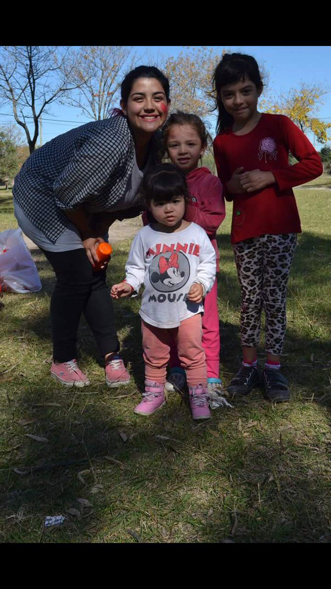 danifontanett's tweet photo. San Vicente  ❤
Ese dia conoci a una familia que habia salido del umbandismo! 
El testimonio de la mamá de las nenas impactó mi vida. 
La tipa la luchó y aunque le costo mucho salir de todo ese mundo tan oscuro,la luz de Cristo brilló en su maximo esplendor. 
#JesusEsReal https://t.co/DxU5QzsJNR