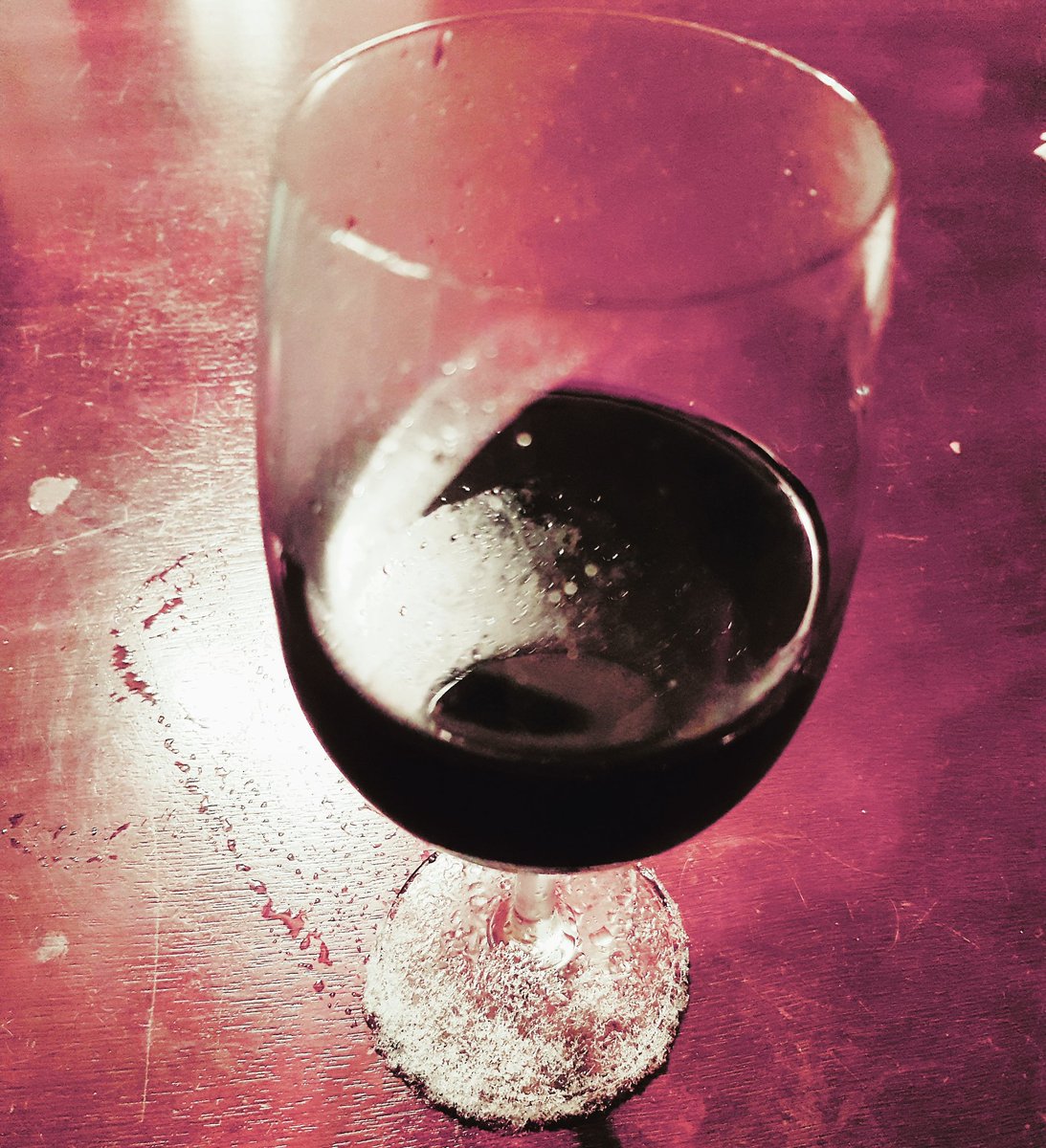Andrea_EE2's tweet image. Two minutes outdoors and the start of #storm2018 on the northeast #Avalon and my #apothicred is chilled and so am I #redwine #nlstorm #grayson has arrived in #Newfoundland #nlwx