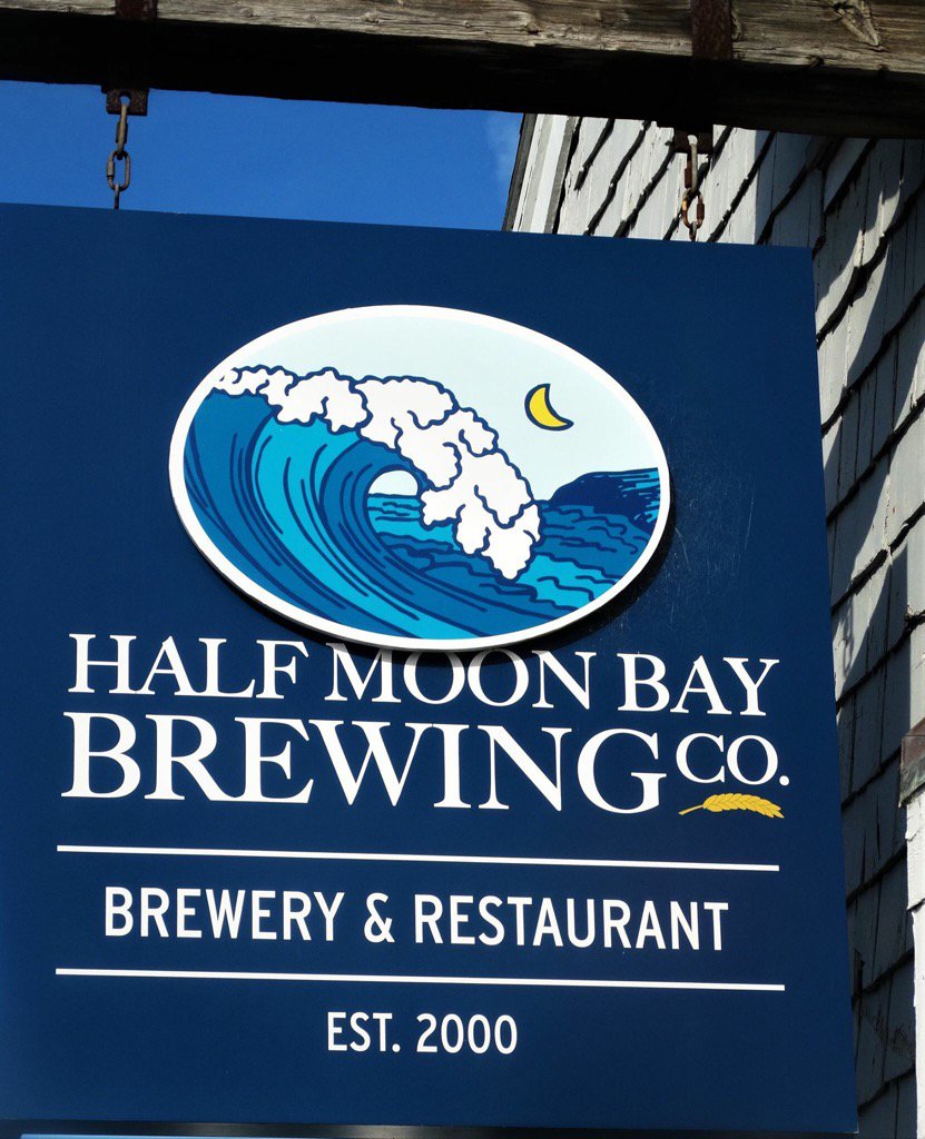 degarciaknight's tweet photo. Here @ the Half Moon Bay Brewery w/@WriterMcHugh to discuss #TheBlindPool for Brews & Views, a local speaker series https://t.co/3V3pLdwkxv