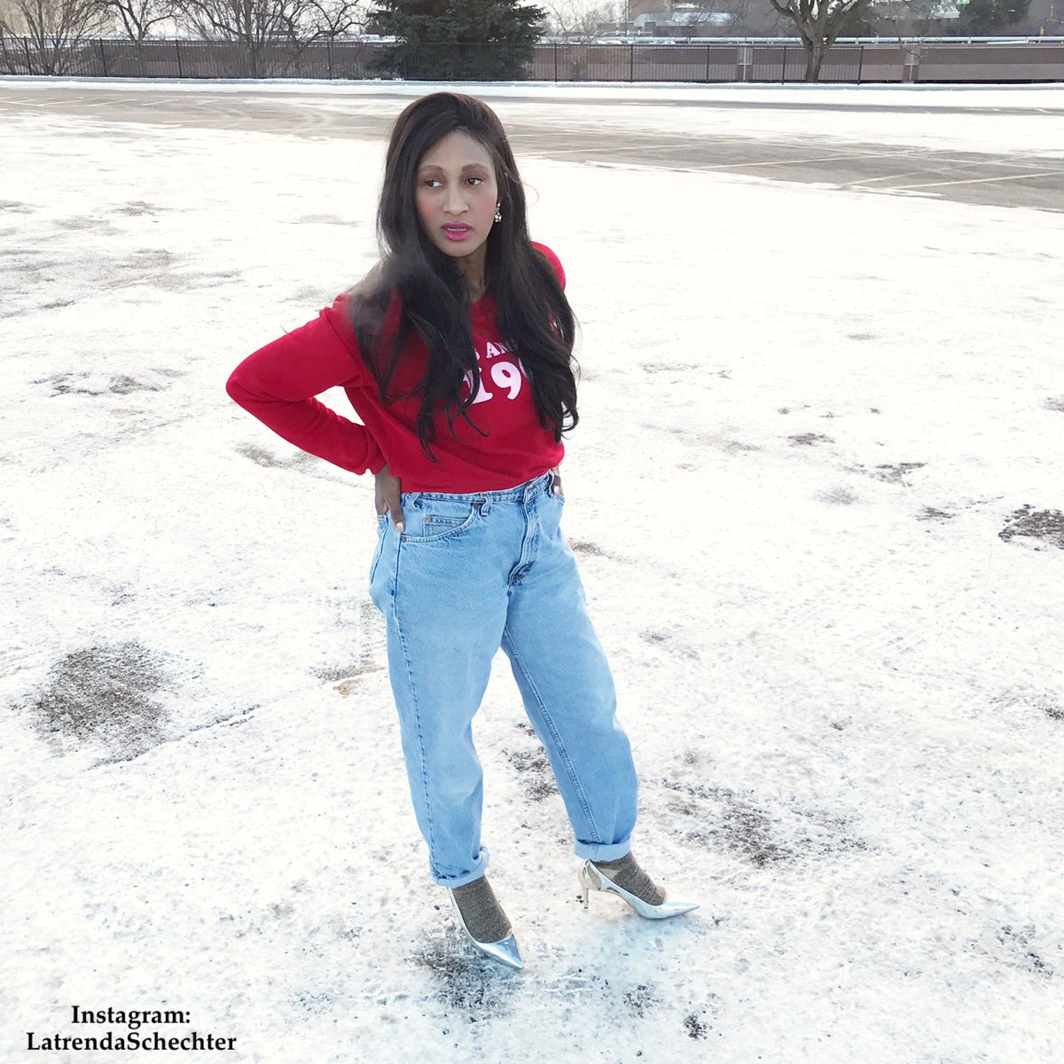 90's Vibes All Day in my Vintage @LEVIS 
#fashion #style #stylish #love #minnesota #levis #minneapolis #photooftheday #nails #hair #beauty #beautiful #family #pretty #ootd #wifey #girl #girls #wife #vintagelevis #model #vintagejeans #shoes #minnesotablogger #styles #outfit