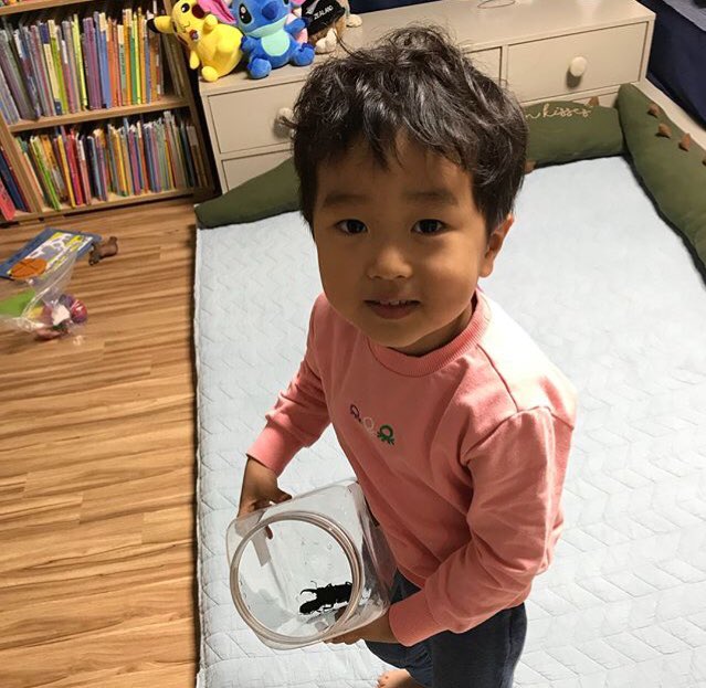 SECHSKIES_SIN's tweet photo. [SECHSKIES Wardrobe] 

📌   Ko SeungJae 
📌  Benetton kids /
 Benetton kids X milk 

(Not available online 
#sechskies #젝스키스 #고지용
 #고승재 #kojiyong  #Seungjae #returnofsuperman https://t.co/EXSvdUgFlt