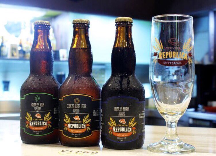 RepublicaEC's tweet photo. @masoltrujillo @guerreroxavierm Deberían probar una Cerveza 100% Artesanal @RepublicaEC 🤩 https://t.co/9QruGOHGRC