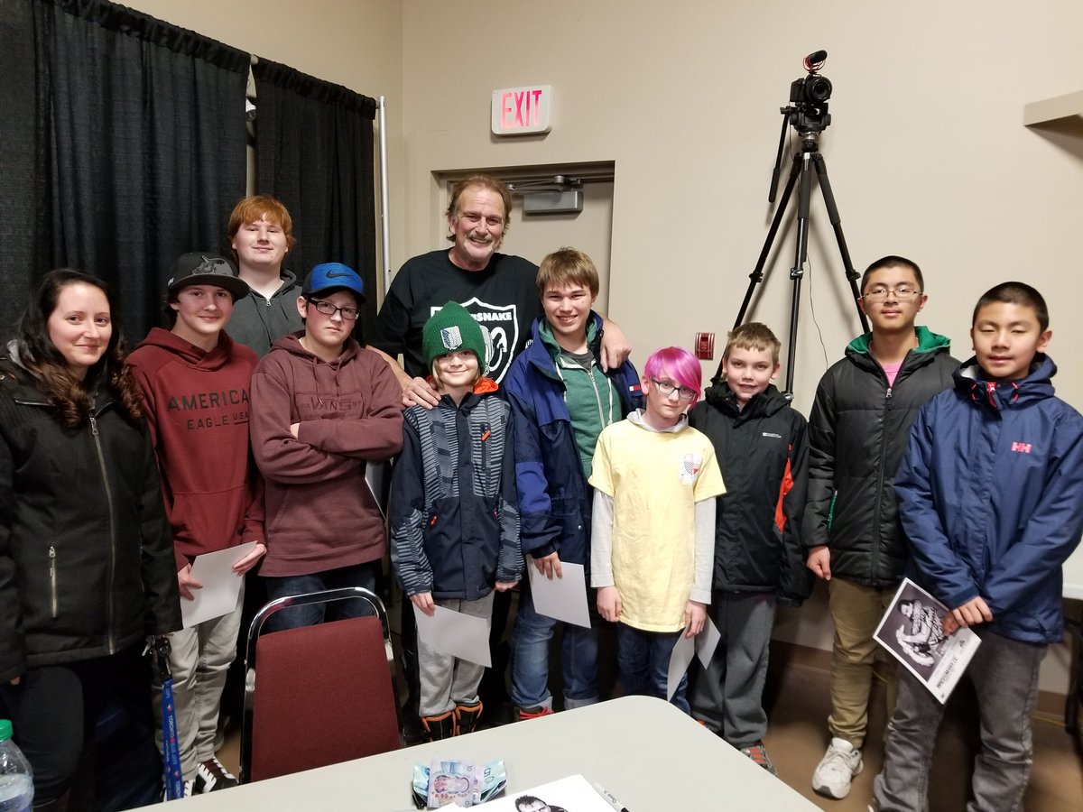 BeYOUthCentre's tweet photo. @CWEWrestling and the garage pub for the tickets to tonight's event! #youth #communitysuppprt #cwenation https://t.co/YlHBndSYHD