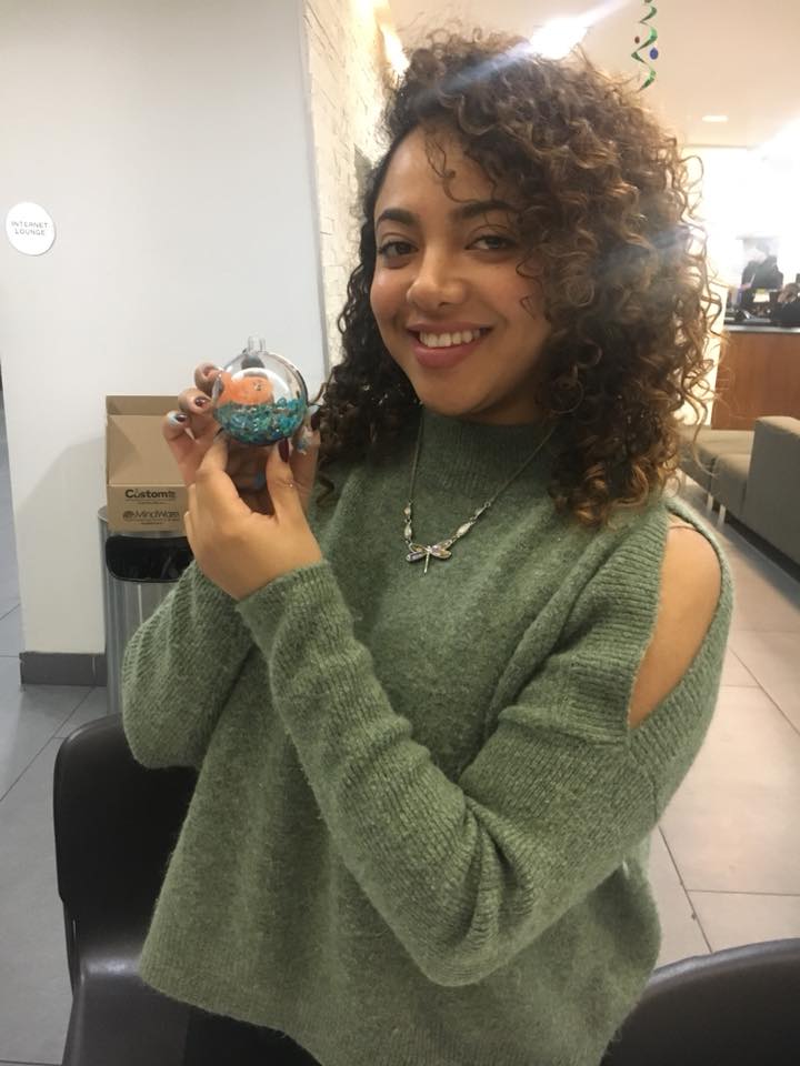EHSNYC's tweet photo. What kind of dorm decorations are you hoping to create or bring to EHS this spring? Share them with us with #StudentLivingEHS #SpringLivingEHS Need inspiration? Take a look at this link with easy DIY dorm décor! #SpringLivingEHS https://t.co/iBMWZNDWHG @HerCampus https://t.co/yYHED1fJHP