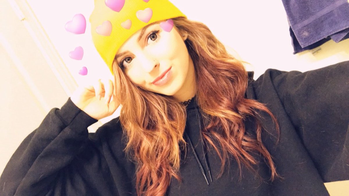 lameyzzz's tweet photo. gonna live in this beanie forever https://t.co/r5nVONKZfJ