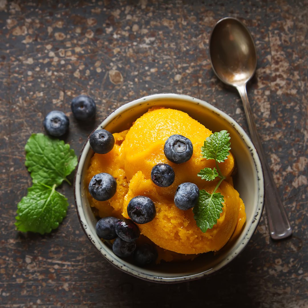 unisq_students's tweet image. Looking for a #study snack to help you beat the heat this #summer? This mango and lime sorbet is exactly what you need! It's super easy to make, won't break your #budget, and will leave you feeling cool and refreshed! ora.cl/7Qc0V