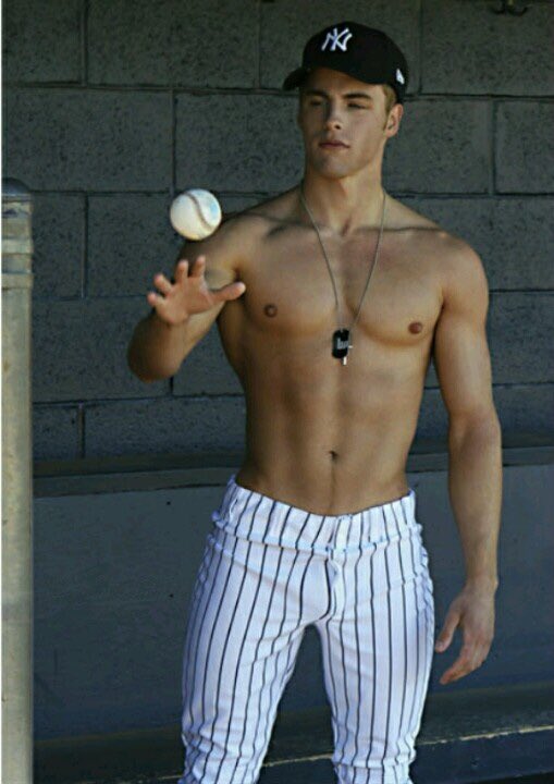 guycrave's tweet photo. I'm suddenly into baseball https://t.co/GpSR5kfYiA