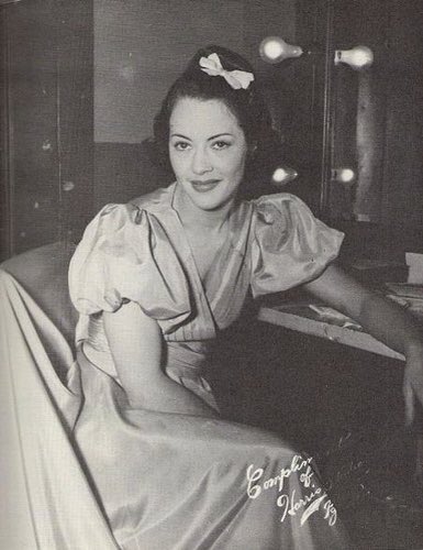 But since Fredi was black and proud, film studios sometimes tried to make her appear even more black by putting heavy dark makeup on her so she could play stereotypical roles. Despite that, Fredi often played roles of a biracial woman though she never claimed any white blood.