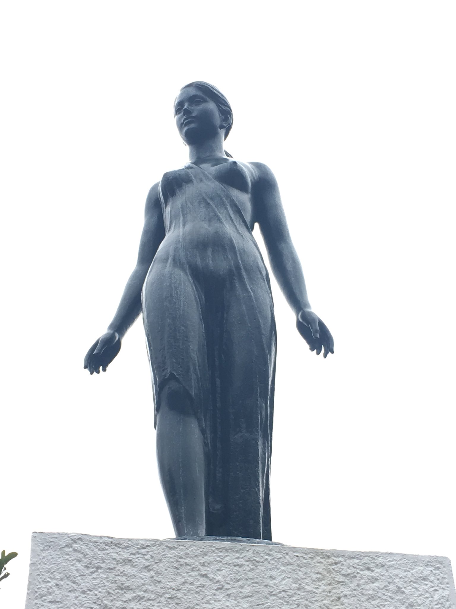 mineko/マキ姐 on Twitter "彫刻の森美術館続き 舟越保武氏の女性像は量感がよくわかる。ゴッホは後ろから見るとちゃんと帽子
