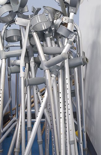 hfmnews's tweet image. Have you got NHS crutches you're no longer using ? Market Harborough's Minor Injuries Unit needs them returned as supplies are running low after icy weather saw lots handed out to people who fell over