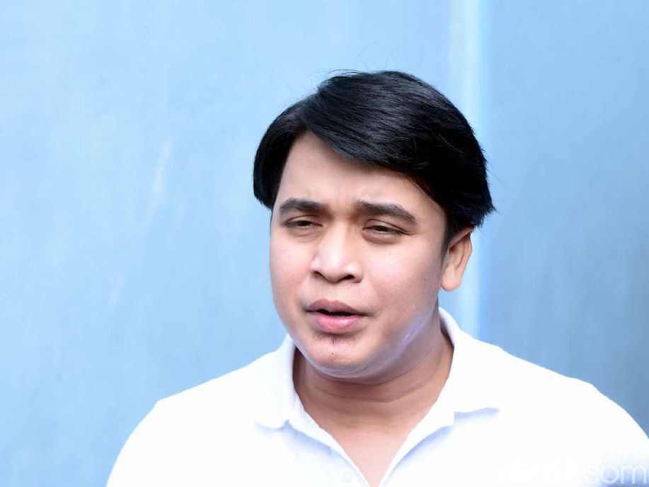 Hilda Vitria Disebut Masih Jadi Istri Orang, Ini Jawaban Billy Syahputra detik.id/6s99OF
