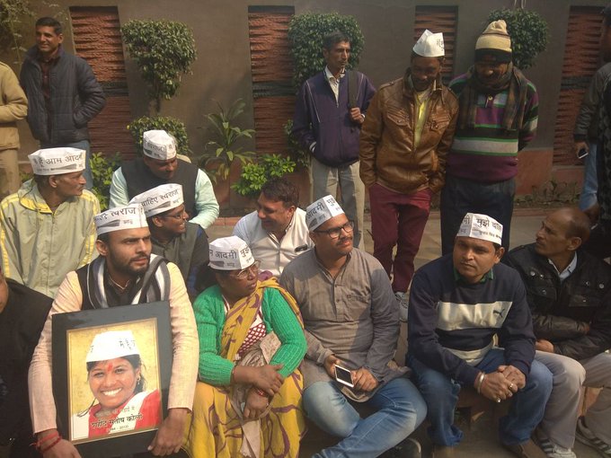 View image on Twitter