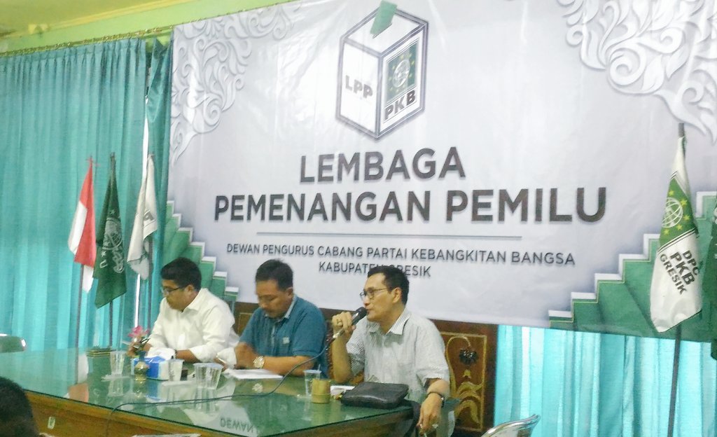 Rapat Koordinasi dan Pematangan Progam kerja LPP dibuka oleh Sekretaris <a href="/LPP_PKBGresik/">LPP PKB Gresik</a> <a href="/cakchu/">seiqu</a> . <a href="/DPCPKBGresik/">DPC PKB Gresik</a> @LPPDPPPKB <a href="/HMQodir/">HM.abd.Qodir</a> <a href="/MohQosimNU/">H. Mohammad Qosim</a>