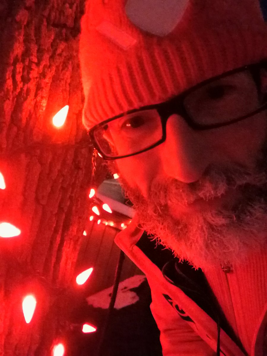 dieselRuns's tweet photo. After testing my winter running gear for the 18th time I realized I'm no longer testing gear... I'm just enjoying outdoor winter runs. #ItsAllAboutTheGear #runnerBliss #nuunLove #run strong #goRarebits #runKw https://t.co/skHzoehBzJ