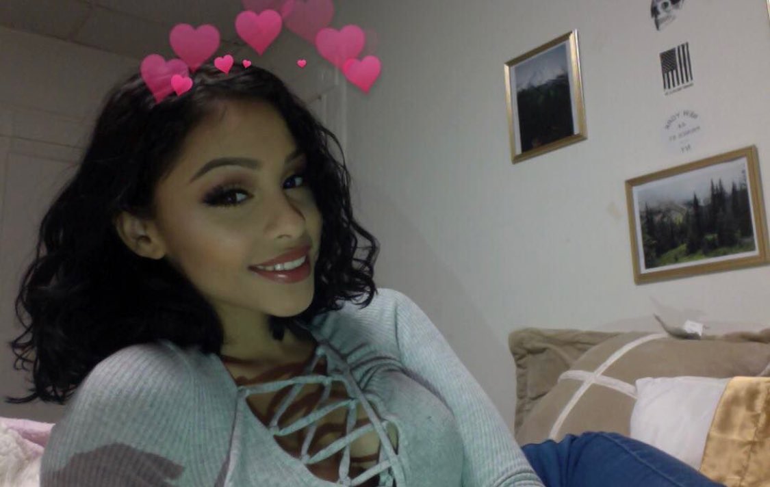 KennAdore's tweet photo. Pero Bebe, yo queria ser tu favorito 💕 https://t.co/7DsCq4oXMY