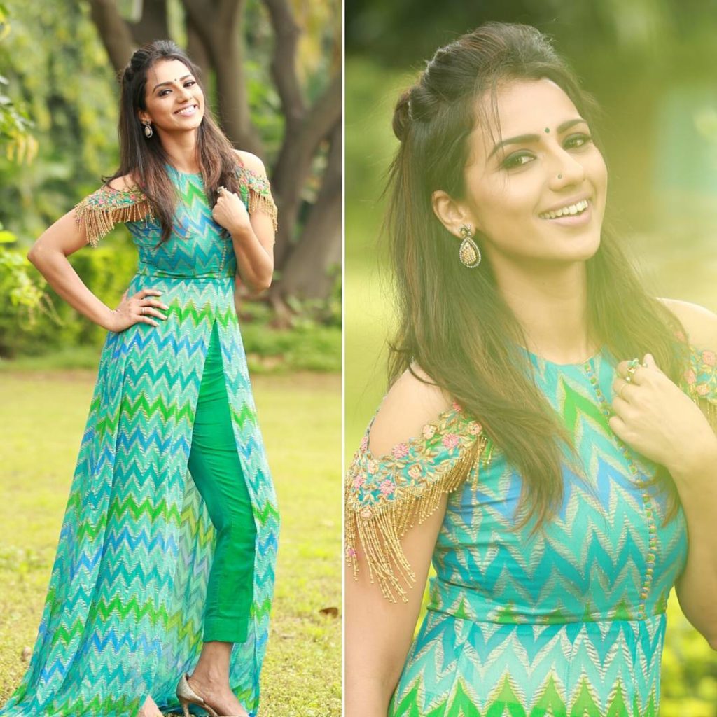 Create A New Look For Your Stylish Kurti Paired With Jeans This Year - To  Near Me