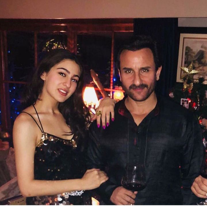 Fullonfilmy_'s tweet photo. Adorable Father Daughter duo: Saif Ali Khan And Sara Ali Khan!💖😍
#FullonFilmy 

@saifalikhanfc
@iSaraAliKhan https://t.co/YCAouZigKc