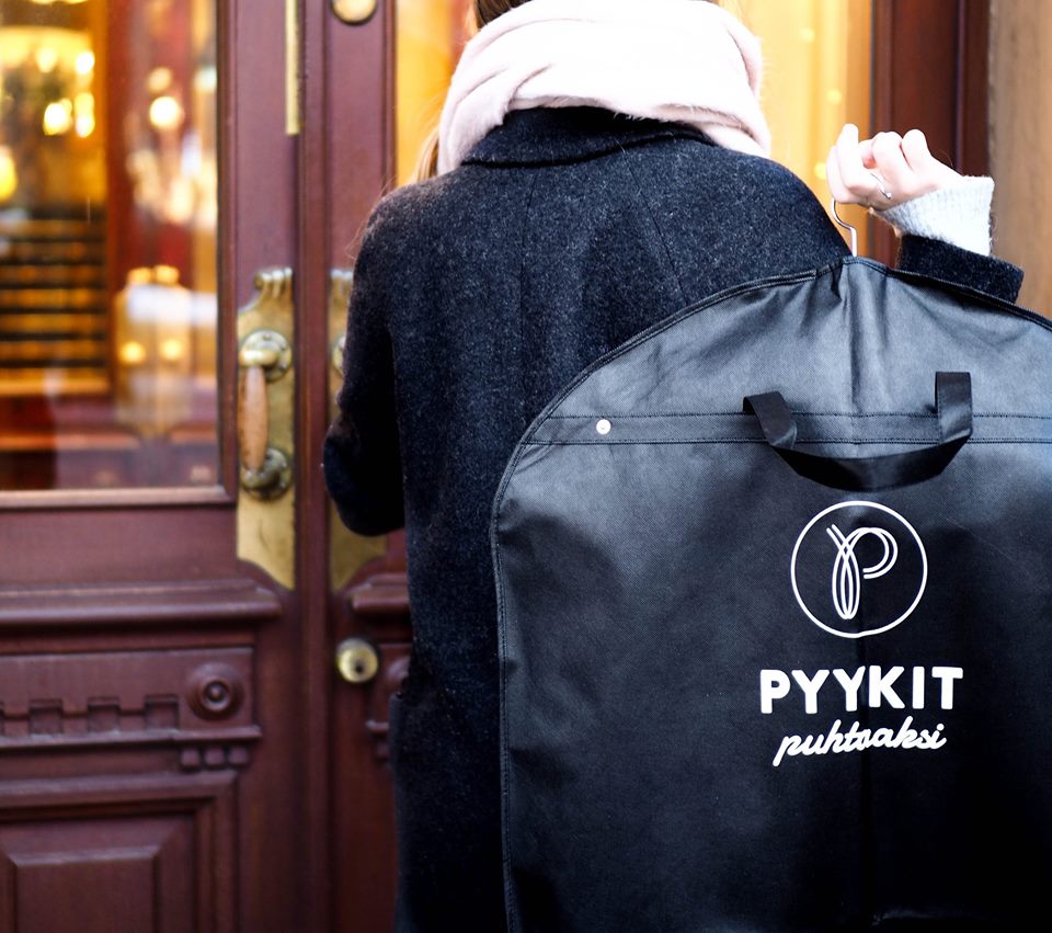 Kiire? Tilaa pesu kätevästi verkossa, noudamme pyykkisi ovelta ja palautamme puhtaana 48 h kuluessa!