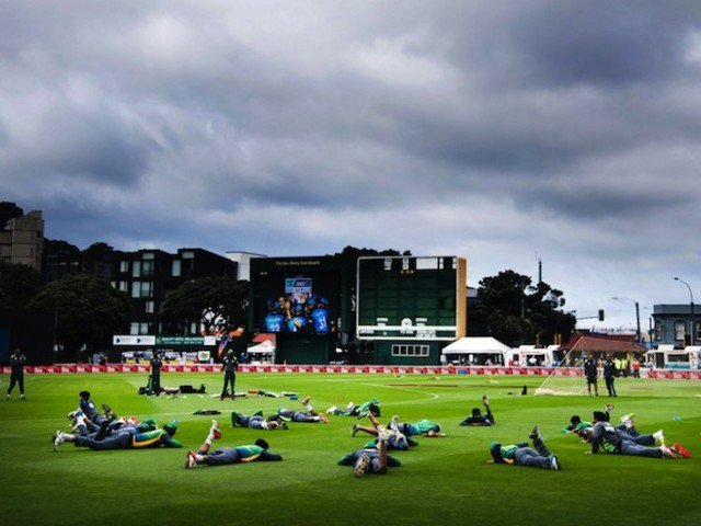 trends_pak's tweet photo. Former #Pakistan all-rounder Abdul Razzaq agrees with the fact that New Zealand are hard to beat on their home turf, but he believes Pakistan now have the quality to trouble the hosts both with bat and ball. @RazzaqOfficial https://t.co/kcq4U96klX