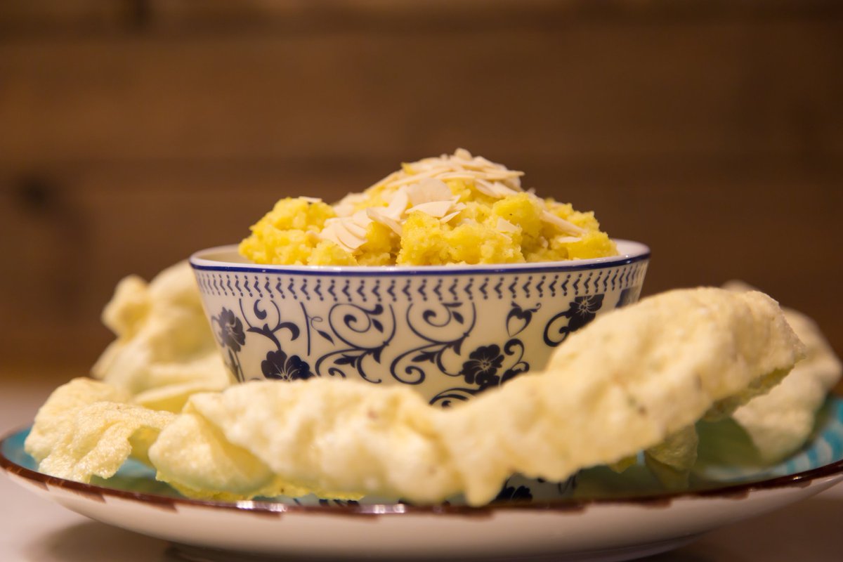 continentalbbd's tweet image. Traditional Friday Lunch served just the way you like it! Pop in for the tastiest Breyani in town. 

#traditional #breyani #sambals #muttondhall #rice #soji