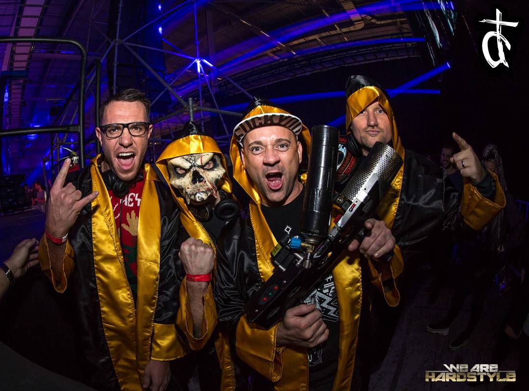 dt_hardcore's tweet photo. Morning from team closing 🔥
#WeBeDT #DTHardcore #Partyraiser #FNoize #MastersofHardcore #DestructiveTendencies #UK #HardcoreMusic #hardcore4life #Dj #Producer #Rave #Hardstyle #Raw #Festival #Chaos #Rampage #DjLife #EDM #Dance #Music #Worldwide #Takeover https://t.co/PEybwcOyPr