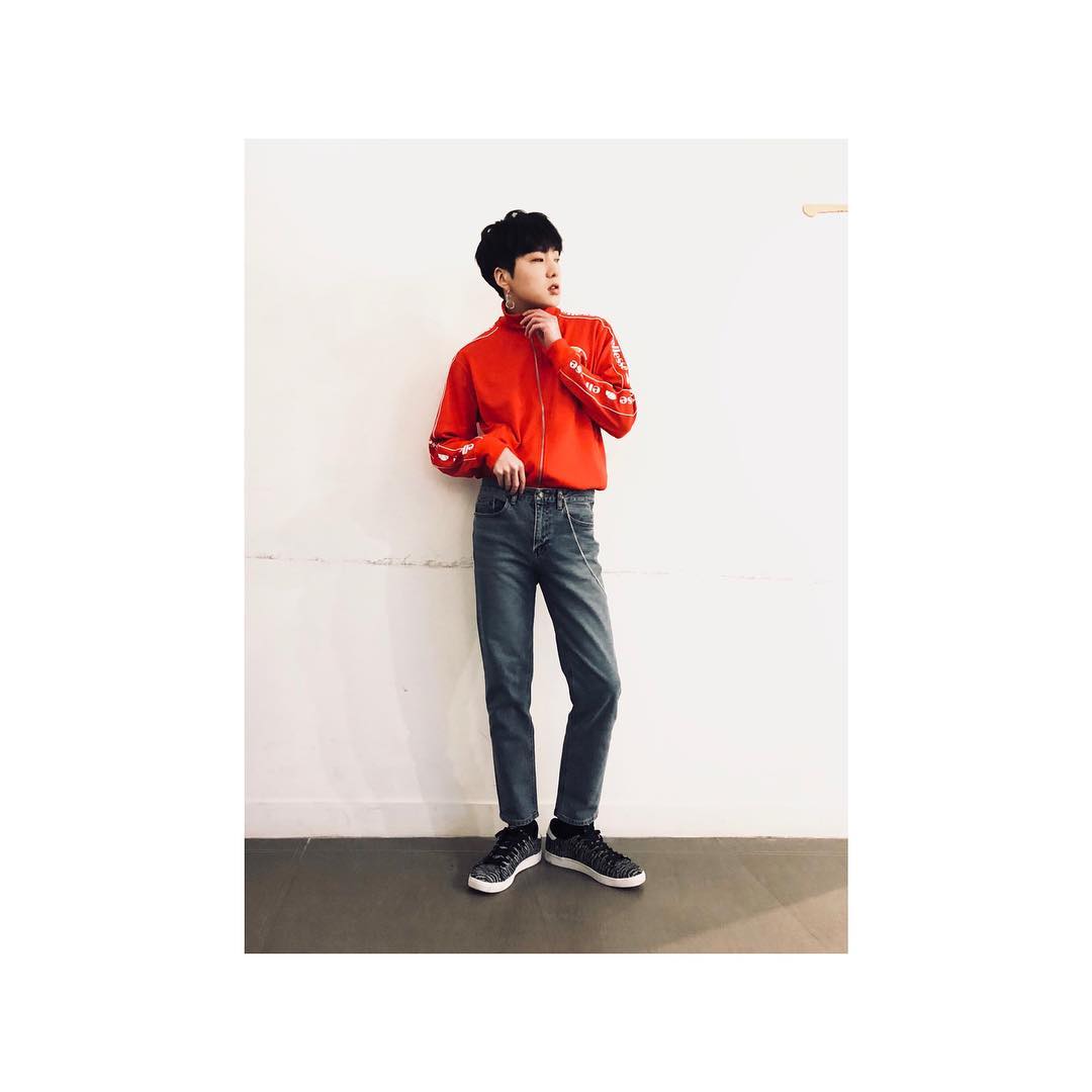 damdam2da2's tweet photo. U ready? I m ready! #ellesseboy
#강승윤 #위너 #seungyoon #승윤
https://t.co/Ukcw3lRHOT https://t.co/bzUuCiPcCW