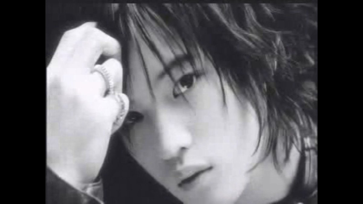 Un premier visage apparaît. Jaejoong avait 18 ans.   #MarathonTVXQ   #HUG