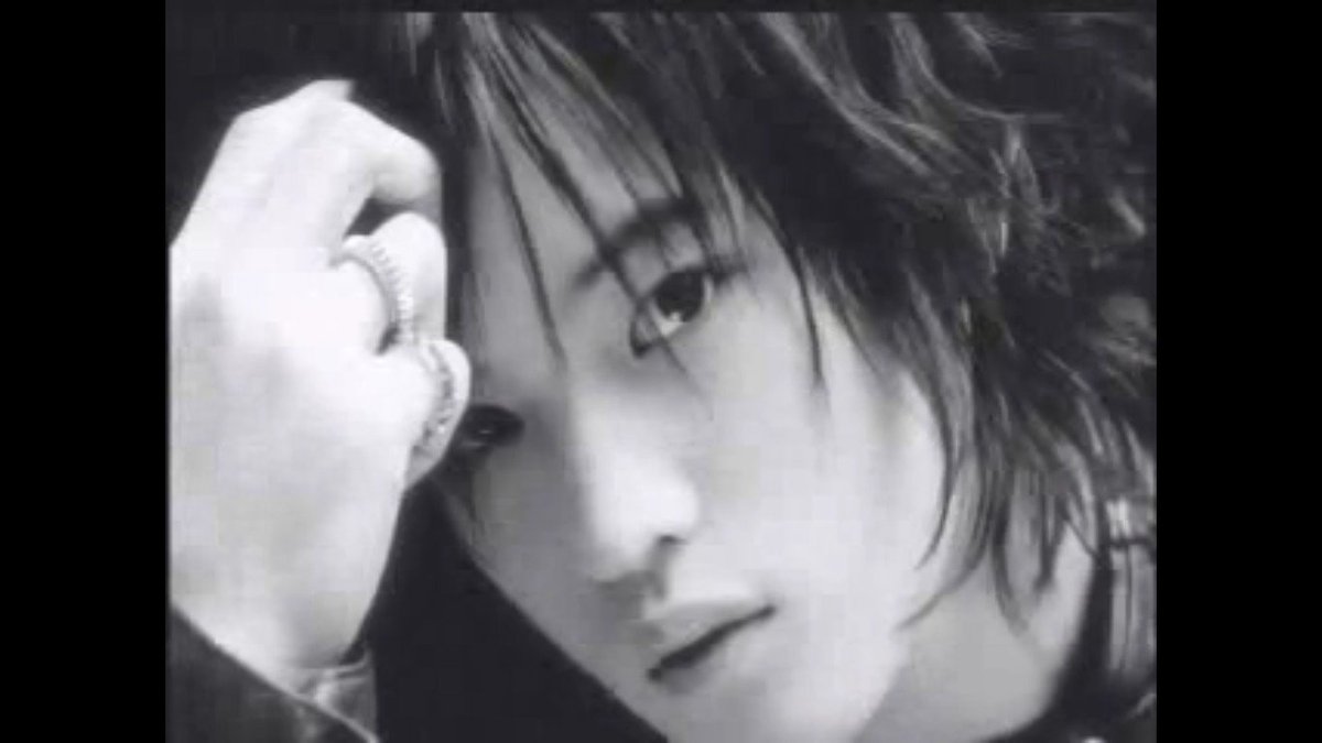 Un premier visage apparaît. Jaejoong avait 18 ans.  #MarathonTVXQ  #HUG