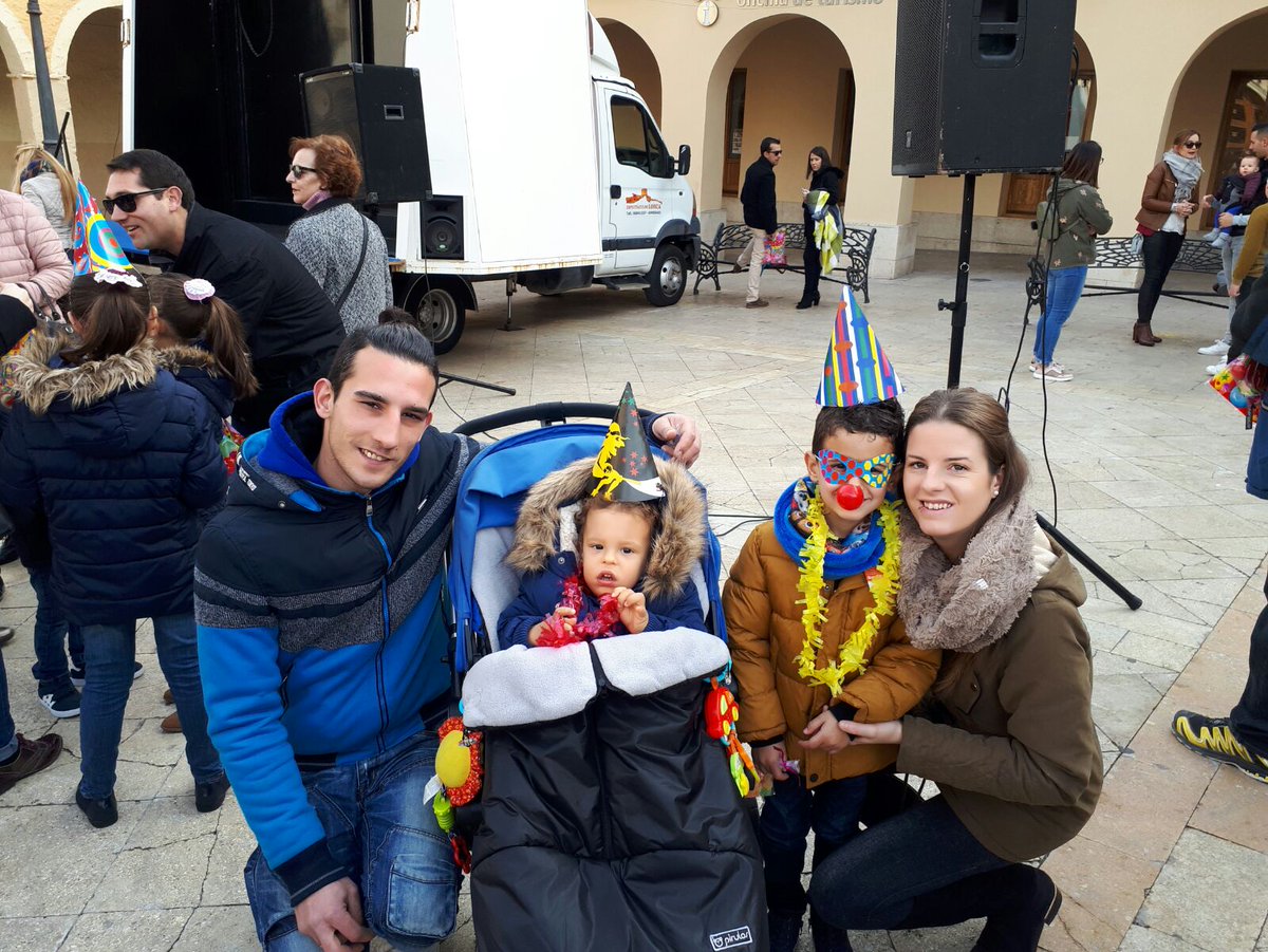 mapyerai's tweet photo. Mi vida esta llena de felicidad feliz año 2108 !!!! https://t.co/nNEnNOEzFR
