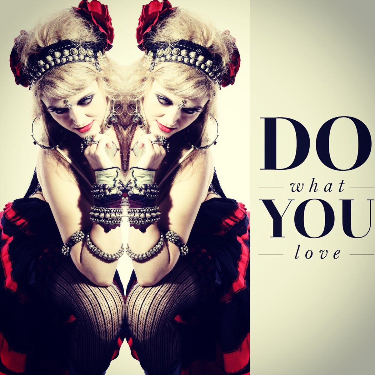 LavaStudio's tweet image. Join me Sunday’s at @HarbourDance 11:30am “Serpentine Electronique”! Slinky, bendy, Awesome
#Bellydance #yoga #vancouver #Dance #danceclass