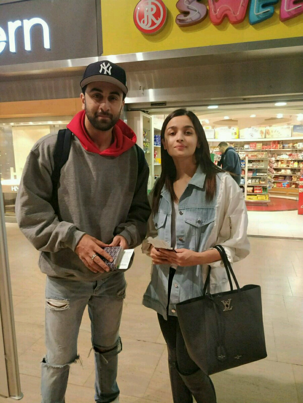 Alia Bhatt on Twitter: "Alia Bhatt With Ranbir Kapoor…