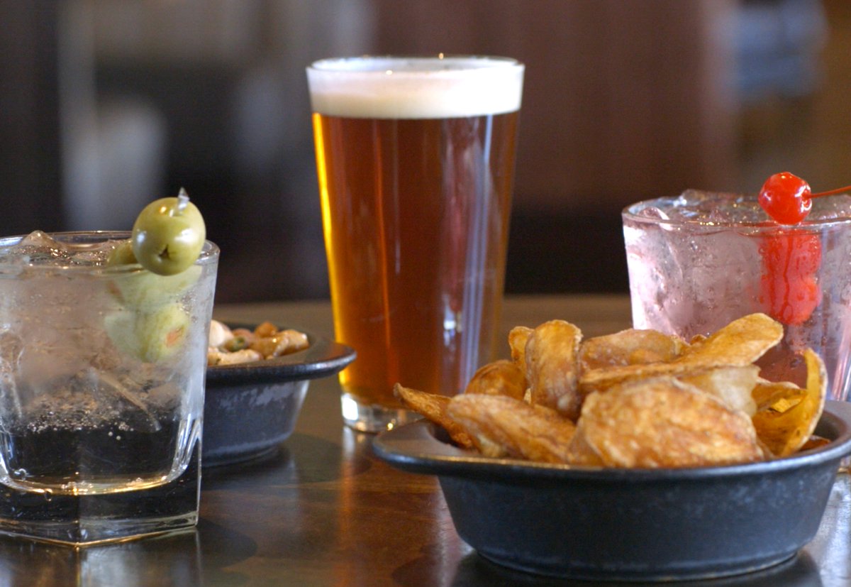 talkingrock's tweet photo. Start the New Year by trying one of #Prescotts’ 11 Best Bars. https://t.co/CTcY2Q3MIn
@HassayampaInnAZ #PrescottBrewingCompany @prescottpub @JerseyLilly @BCSaloon #PalaceSaloon #Prescott #WhiskeyRow https://t.co/pA5TXJqMVL