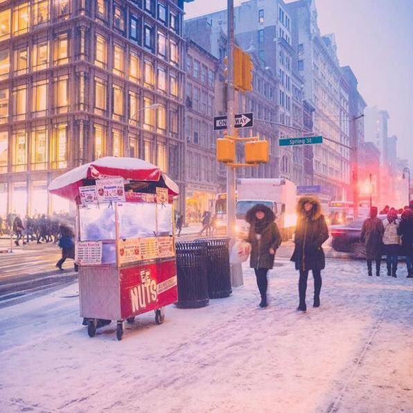 RinconesNY's tweet photo. 🚨NY ha declarado el estado de emergencia debido a la gran tormenta de nieve y viento que sufre el condado 🗽☃️❄️
📍Broadway Avenue hace unas horas https://t.co/gQEZdsvmil