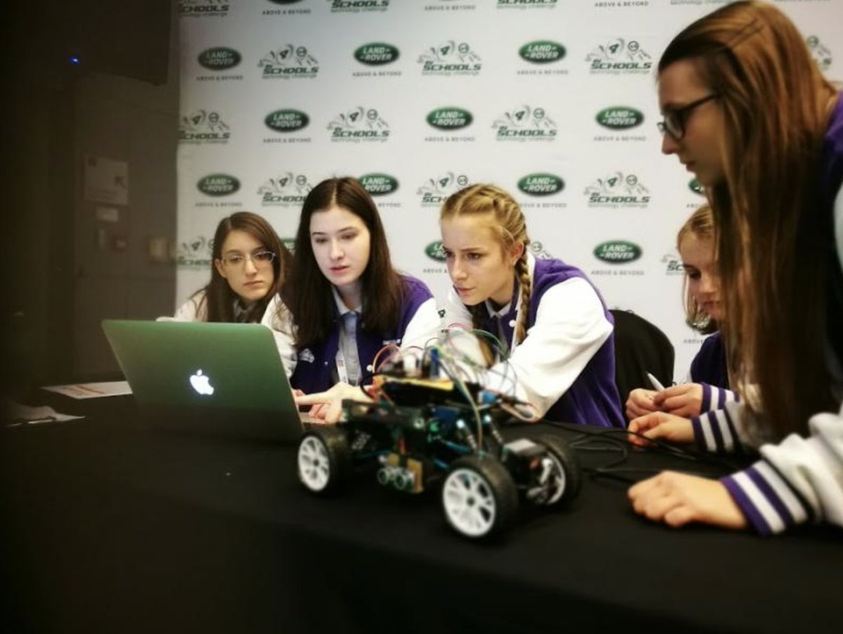 CMB_TECH's tweet photo. Fantastic write up on the #Revolve sponsored @the_epsilons Engineering team who headed out to Abu Dhabi for the Land Rover 4x4 School Technical Challenge World Final 2017.  We are proud to be supporting young people engaging in engineering #thefuture https://t.co/FO0em8kM1Y https://t.co/2uEbNic8Gn