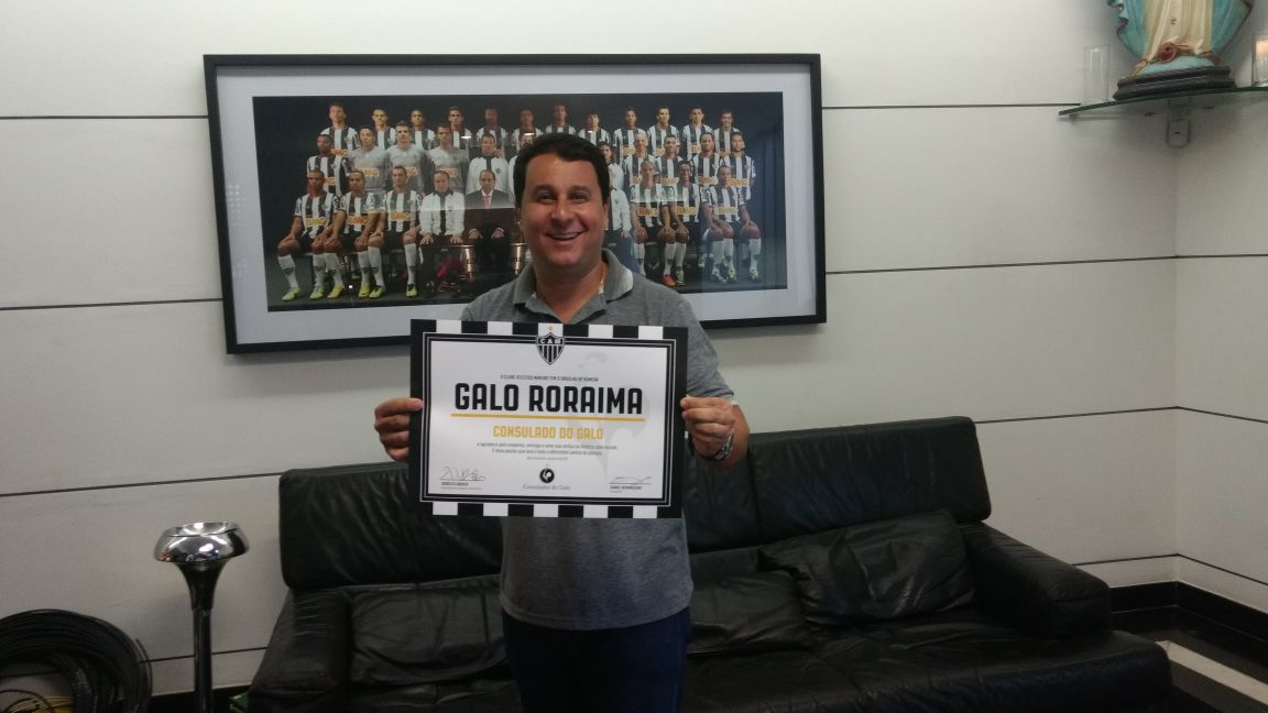 TrileGALO's tweet photo. De #POA, a #TrileGalo
Parabeniza o @GaloRoraima13 por levar a #ATLETICANIDADE por esta caminhada.Honrando o nome do #GALO no Cenário #Esportivo em #BoaVista, #Roraima e #Mundial . @ConsuladosGalo @atletico #CdGALO #UNIDOSPELOGALO #PaixãodoPovo #bbcfootball #AquiÉGALO https://t.co/0EzP1hcYSa