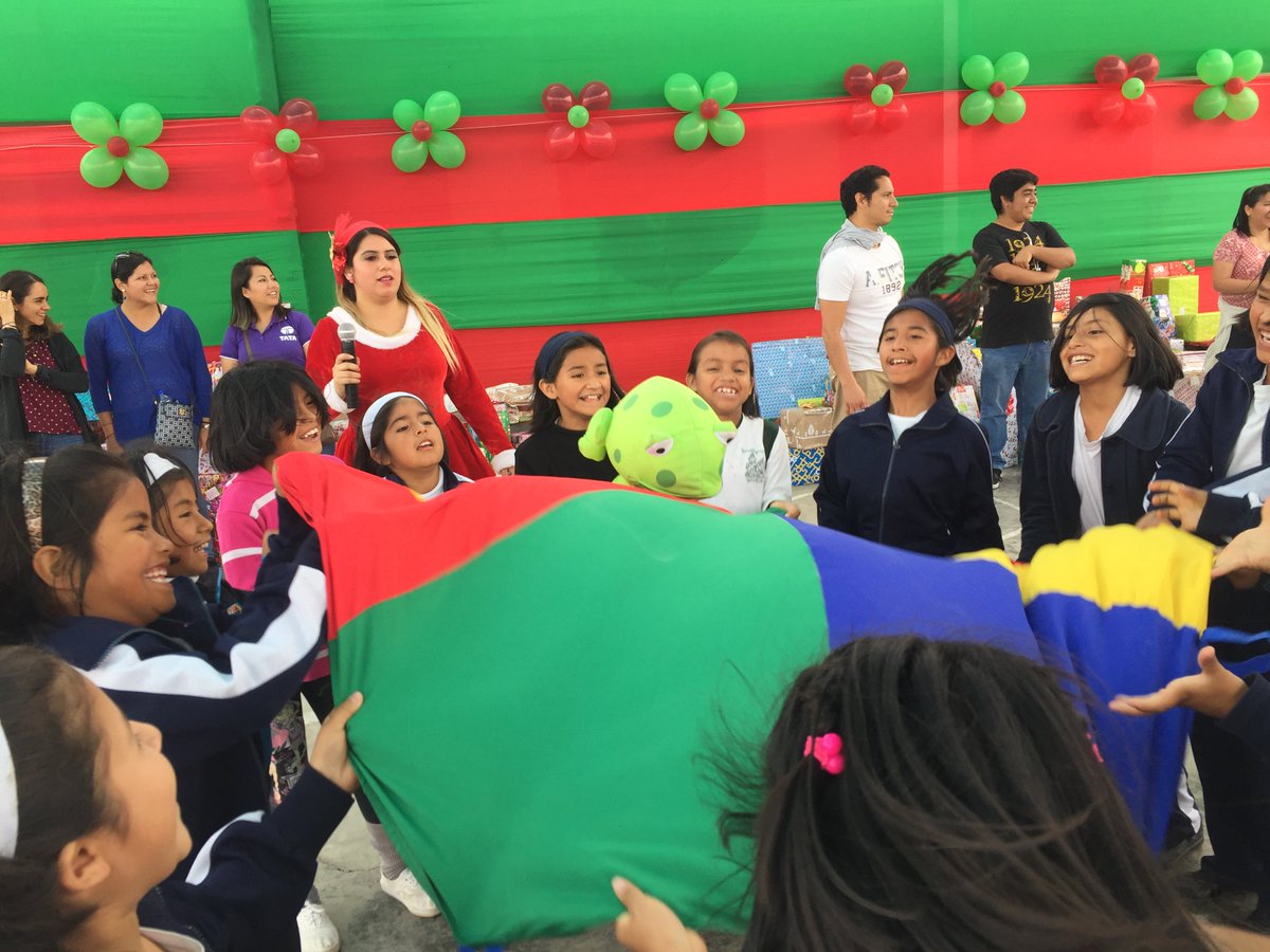 People_TCS's tweet photo. Our folks in #Ecuador pooled in 258 gifts and delivered them to children from underprivileged backgrounds. The look on their faces proves just how much of a wonderful time everyone had on this special day! #TCSEmpowers https://t.co/5rl64oZSxj