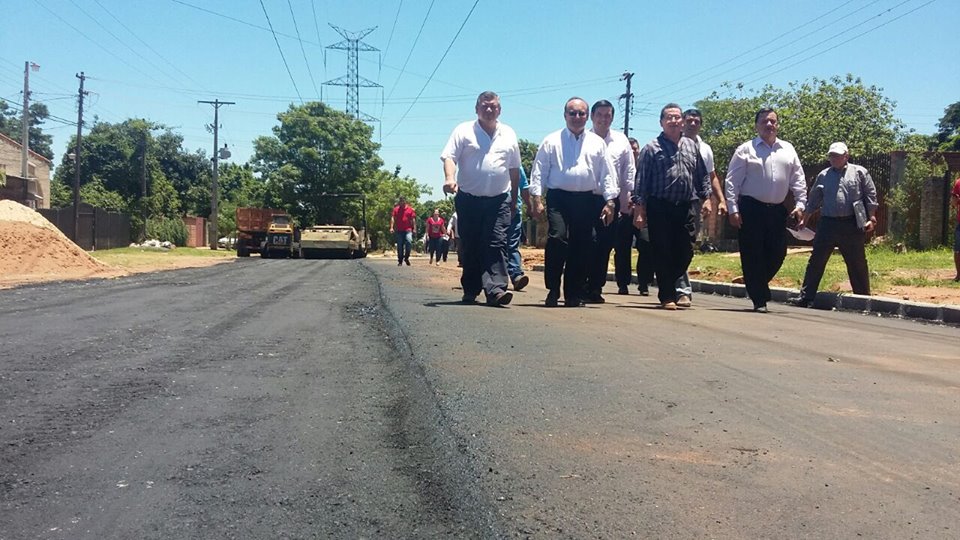 mopcparaguay's tweet photo. Hay 370 km de nuevos tramos asfaltados en Central https://t.co/uEt6mC7csQ https://t.co/KfqmwCAwyj