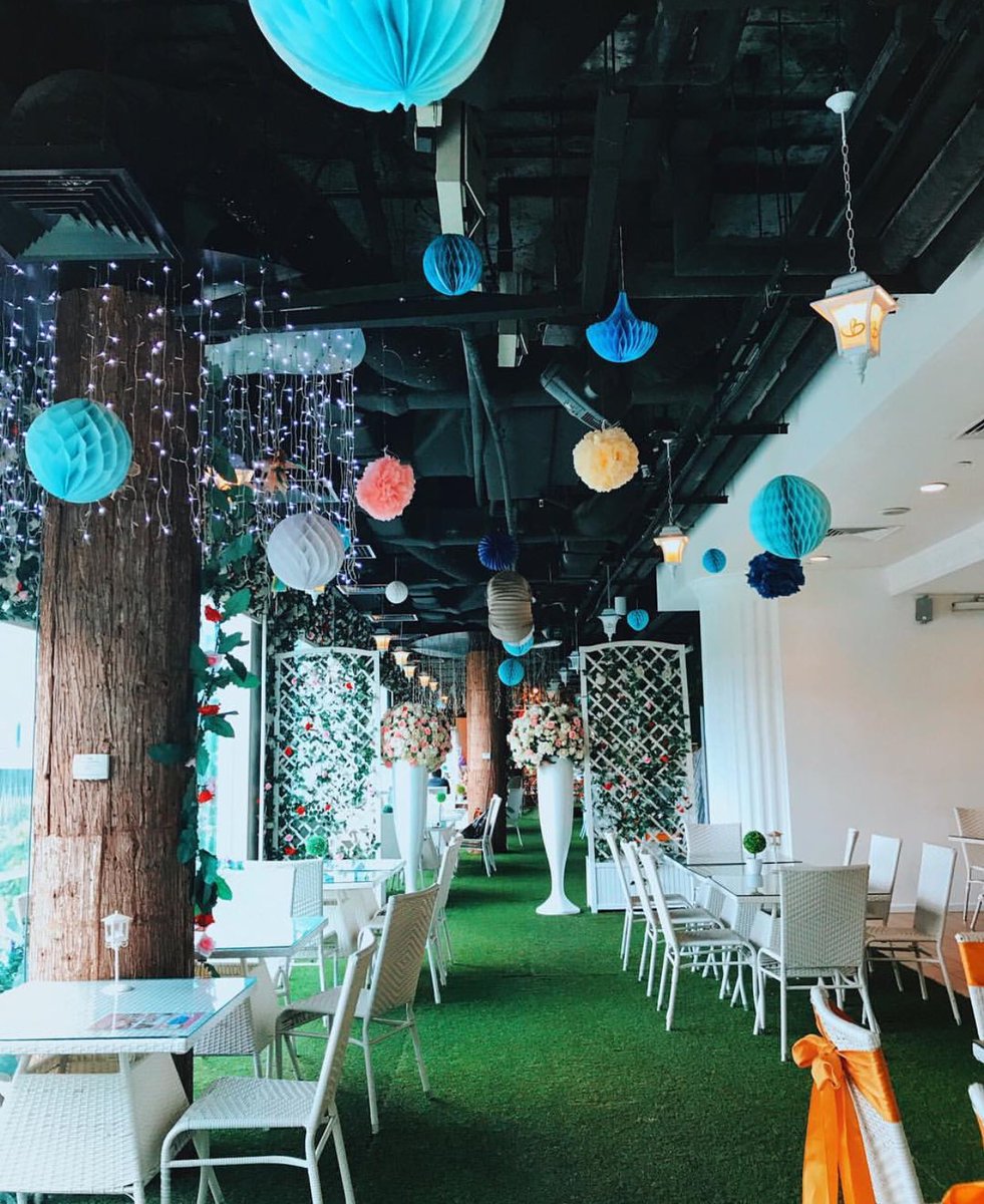 destinations00's tweet photo. مقهى ومطعم Blisshouse، سنغافورة 💫💜 https://t.co/GOAreqURHP