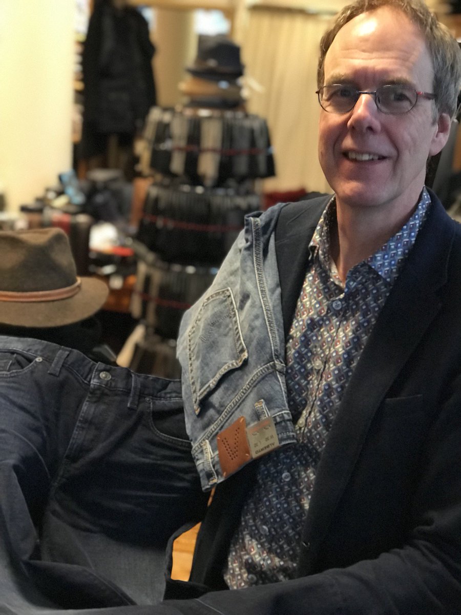 PeterRenskers's tweet photo. Peter presenteert Alberto Jeans in diverse modellen, jeans in verschillende wassingen en lengtes.Winterkatoen in grijs, donkercamel, blauw, bordeaux en taupe.In wollook en jeans in supercomfortbele slimfit modellen. Diverse aanbiedingen in de winkel. Walderstraat 5A in Lochem. https://t.co/LHjQWGP0Jg
