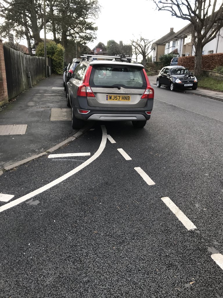 fishermanben's tweet photo. @BusheyPolice @HertsmereBC Melbourne road. Is an absolute joke. This is my view trying to pull out of my road. This happens everyday! Is it going to take a fatal accident to get something done about inconsiderate parking? https://t.co/pNel13YLww