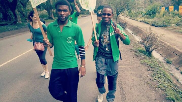 Tuache kuandika kwetu Kilimanjaro kwenye magari bila kuijali Moshi. @thekiliproject let's make our Home Green #TujePamoja #Trees4Kilimanjaro  Changia Sasa MPESA # 5588080 #Kilimanjaro  #Tanzania #LetItGoGreen #ClimateChange pic.twitter.com/vKdtocVgQ3