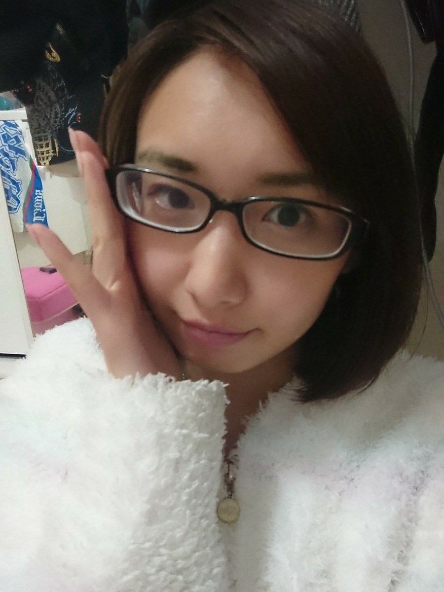 高橋なお Auf Twitter 目に出来たものもらいが３週間たってもひかないから早々に素っぴんメガネ 裸眼はなんも見えない メガネかけると 頭痛がする コンタクトは治らない あしたの仕事どーしよ